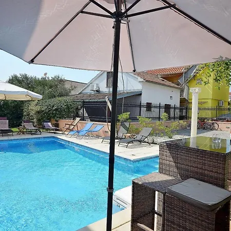 House Pool & Sport Holiday Tribalj