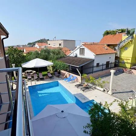 Dom wakacyjny House Pool & Sport Holiday Tribalj