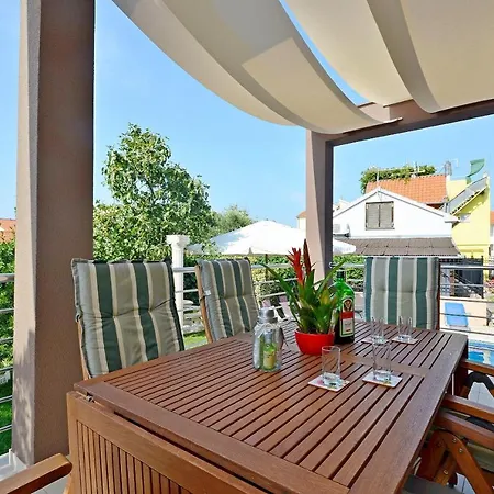 Dom wakacyjny House Pool & Sport Holiday